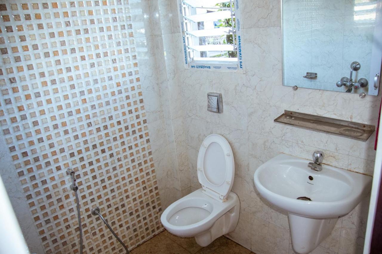 Hotel Nakshatra Karimganj ภายนอก รูปภาพ