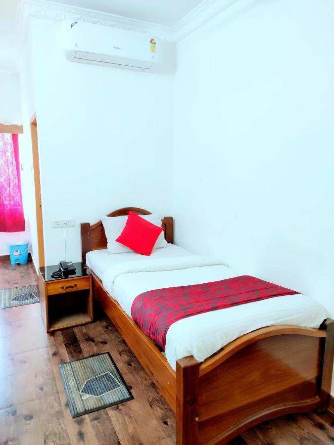 Hotel Nakshatra Karimganj ภายนอก รูปภาพ