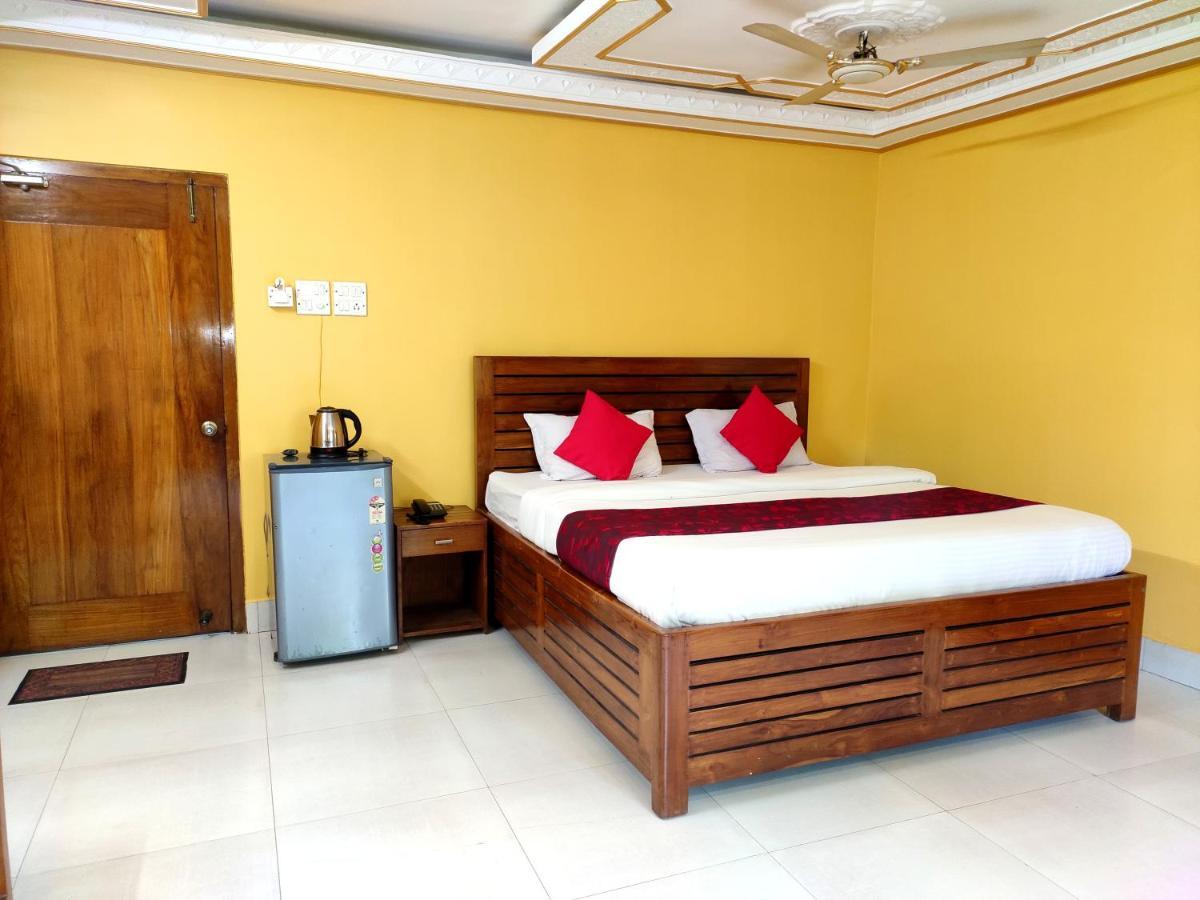Hotel Nakshatra Karimganj ภายนอก รูปภาพ