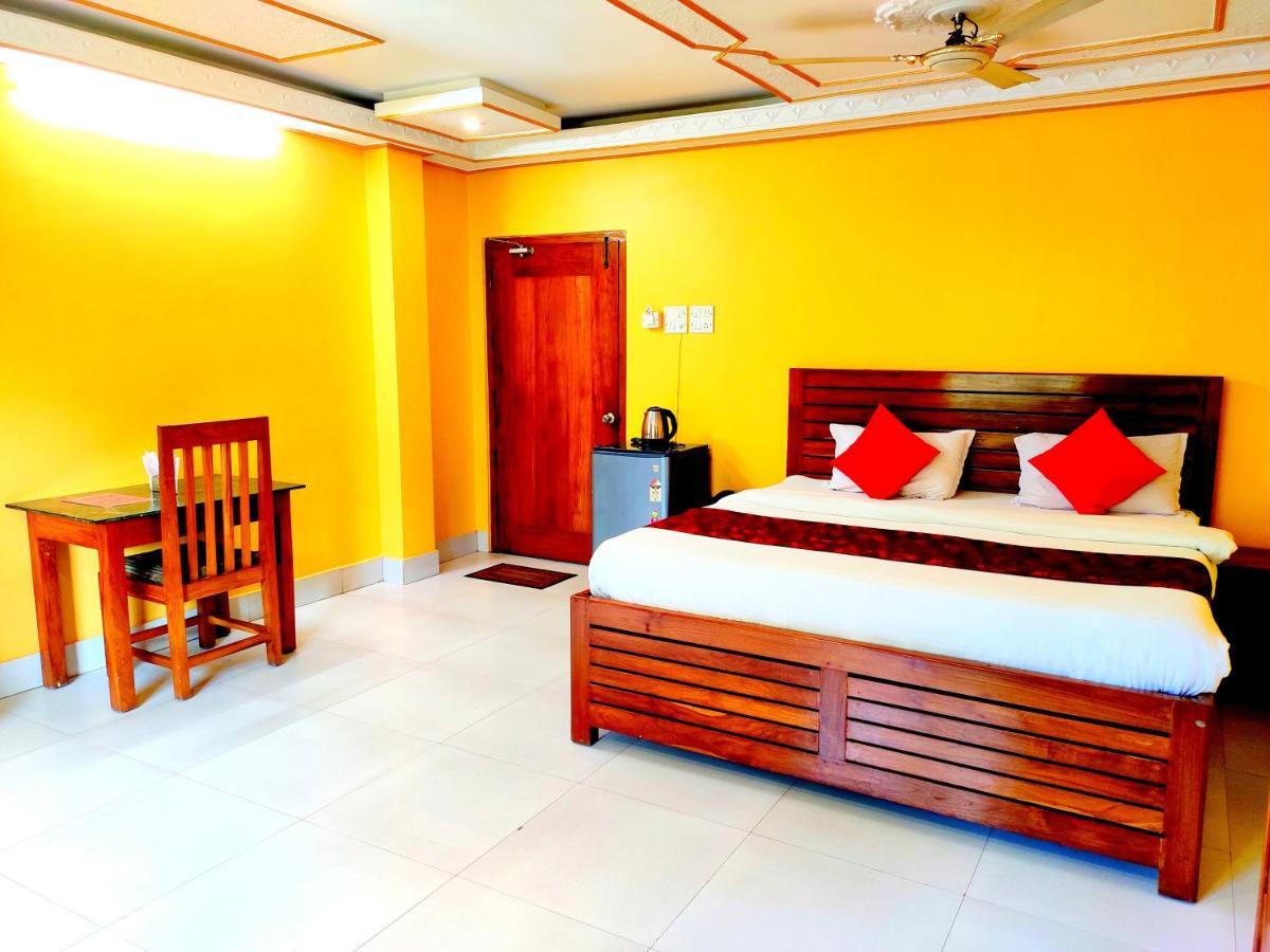 Hotel Nakshatra Karimganj ภายนอก รูปภาพ