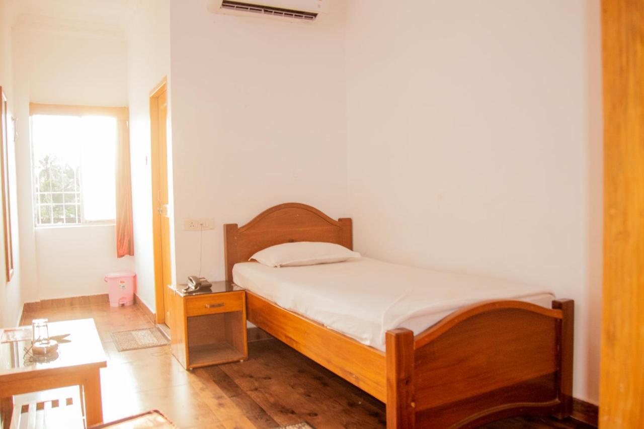Hotel Nakshatra Karimganj ภายนอก รูปภาพ