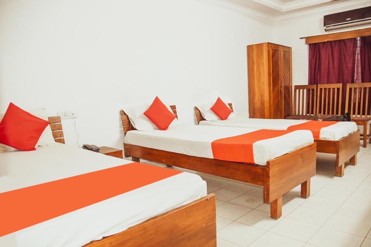 Hotel Nakshatra Karimganj ภายนอก รูปภาพ