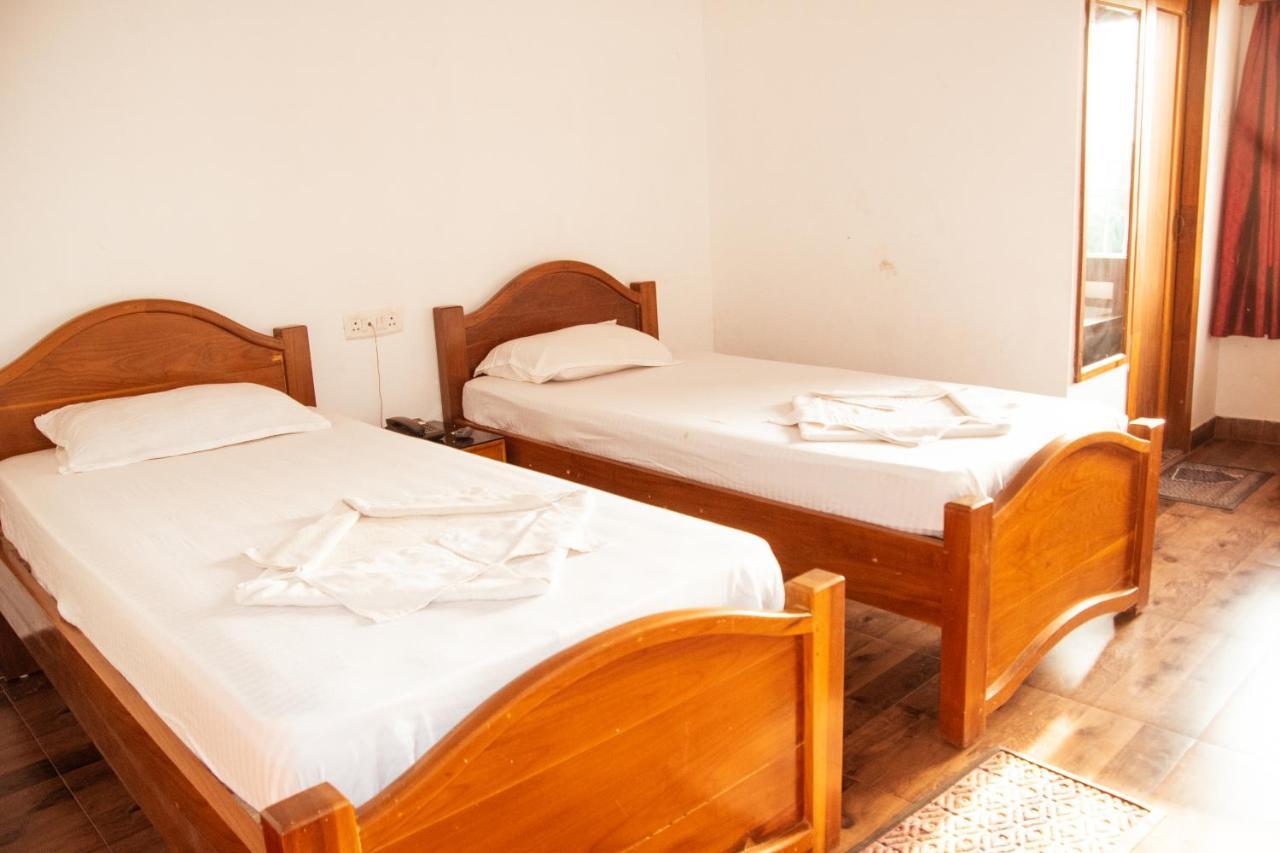 Hotel Nakshatra Karimganj ภายนอก รูปภาพ