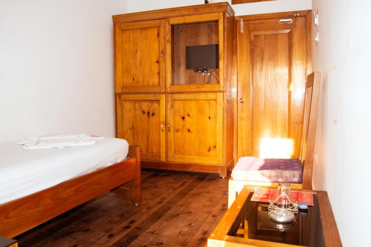 Hotel Nakshatra Karimganj ภายนอก รูปภาพ