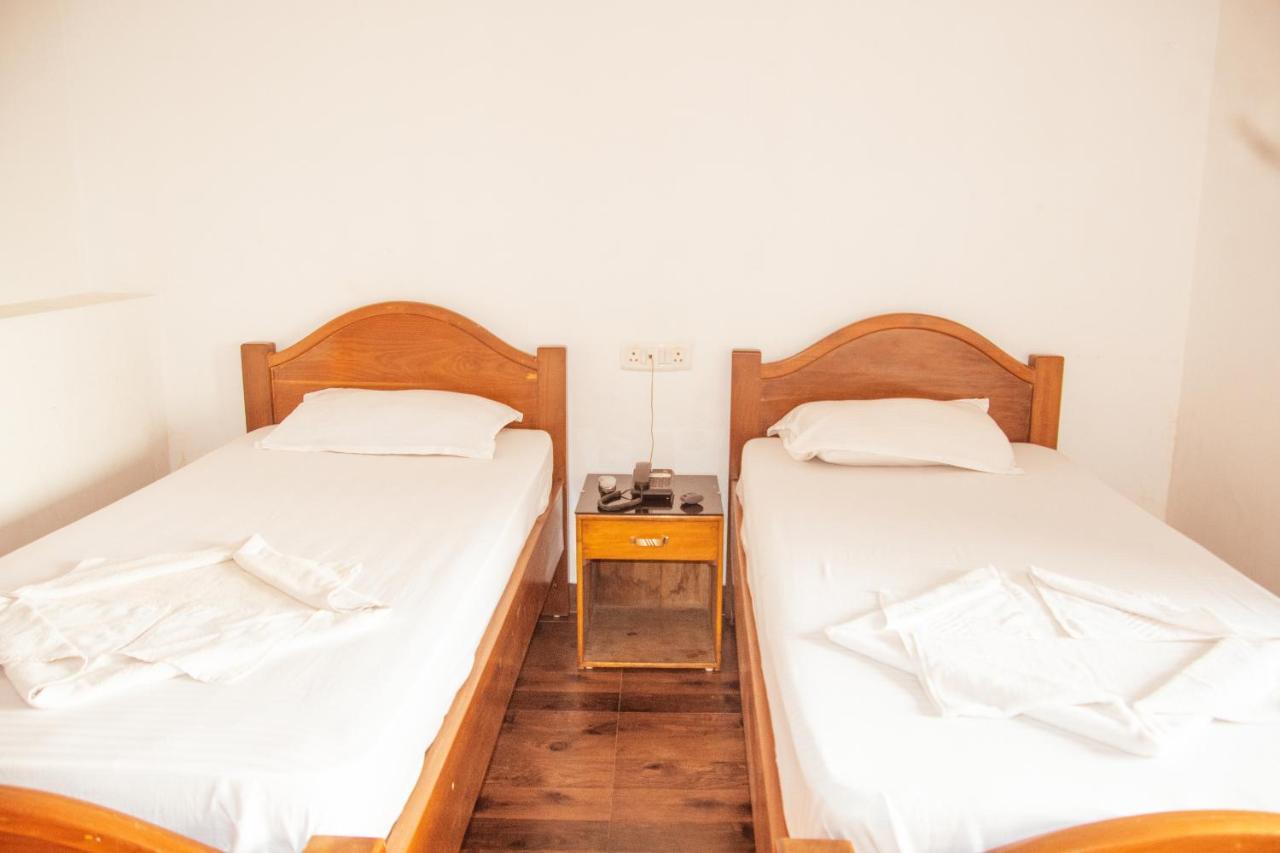 Hotel Nakshatra Karimganj ภายนอก รูปภาพ