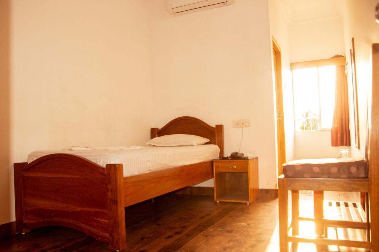 Hotel Nakshatra Karimganj ภายนอก รูปภาพ